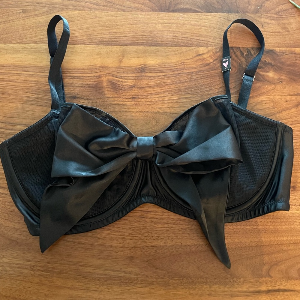 Victoria’s Secret black Bow Bra